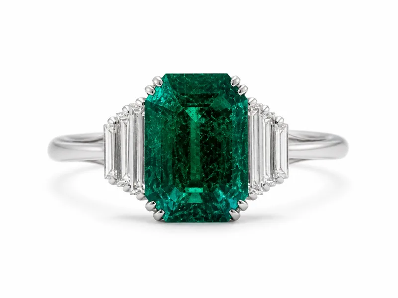 Cartier-Ring mit großem kolumbianischem Smaragd und Diamanten