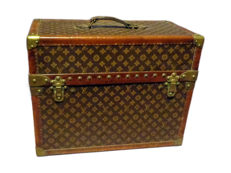 Historischer Louis Vuitton Schreibkoffer mit Monogramm und Messingbeschlägen