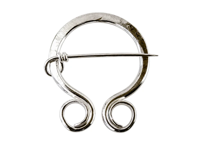 Moderne ringförmige Brosche aus Sterlingsilber – KI-gestützte Illustration nach Fotografie