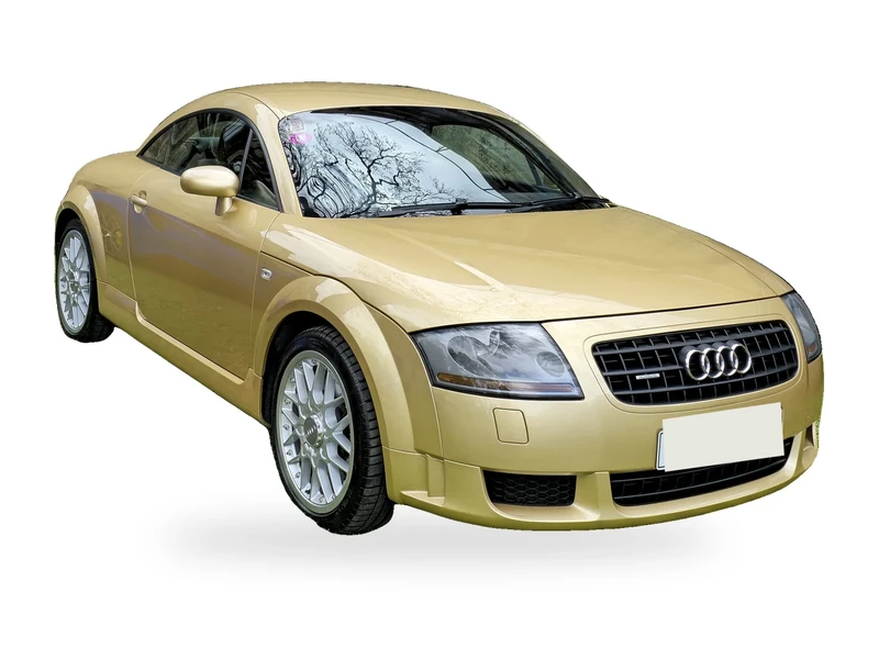 Goldfarbener Audi TT quattro 8N von 2003 auf weißem Hintergrund